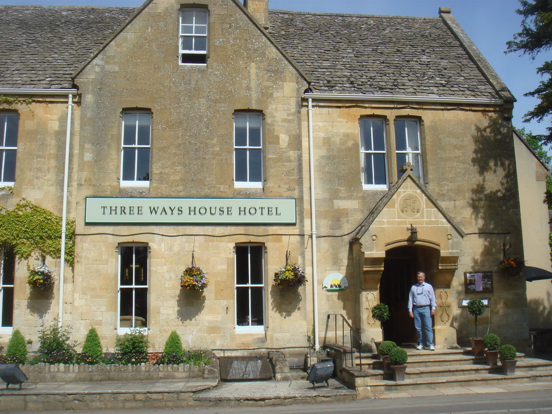 3-ways-house-hotel